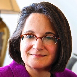 NiaLena Caravasos